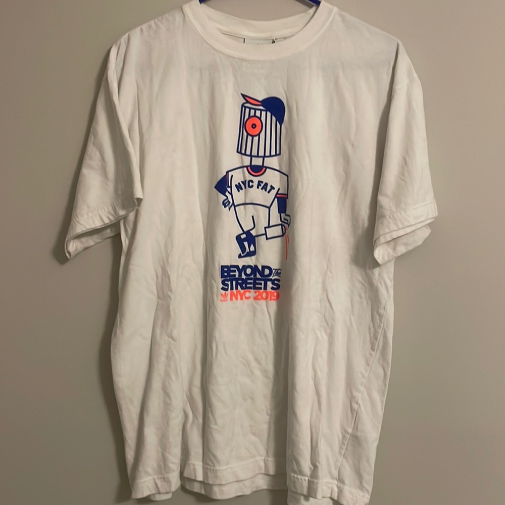 Men’s Adidas shirt size L no stains